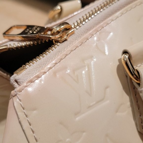 Louis Vuitton Sherwood Blanc Pearl Shoulder Handbag GM - Picture 4 of 16